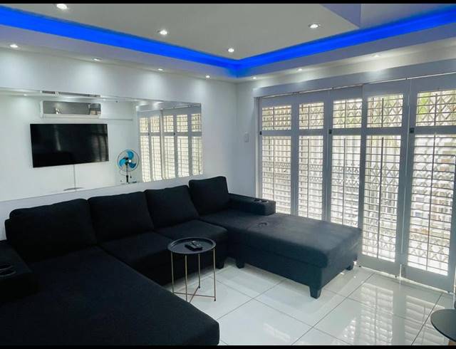 2 BEDROOM PROPERTY TO RENT IN NORTH BEACH